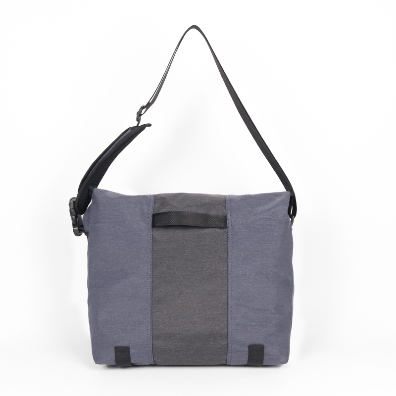 Professional 15.6 Inch Messenger Bag 