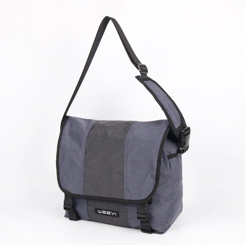 Professional 15.6 Inch Messenger Bag 