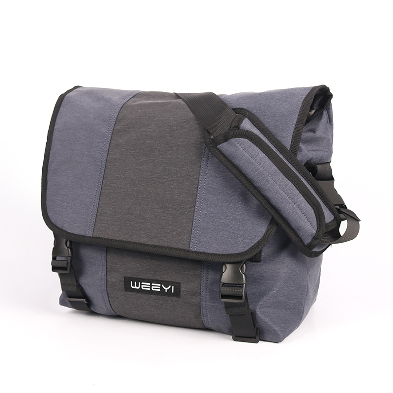 Professional 15.6 Inch Messenger Bag 